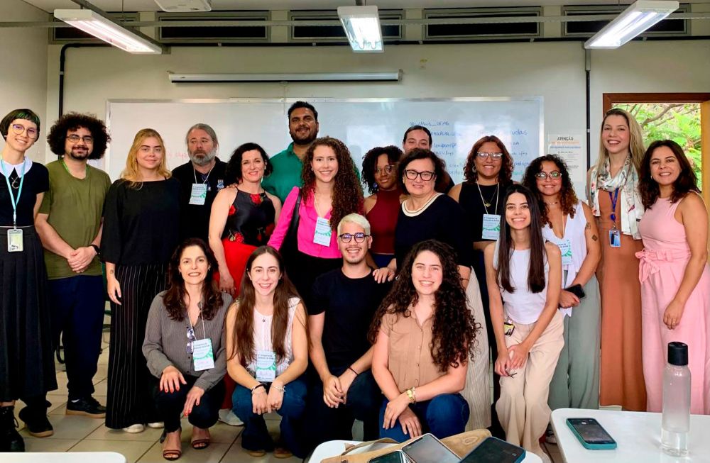 El profesor Patricio Veas, en conjunto con participantes del VIII Congreso de Extensión